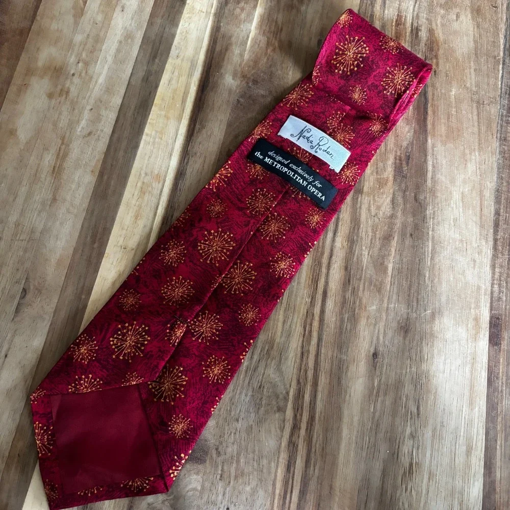 Metropolitan Opera by Nadia Roden Men's Necktie Red Floral 100% Silk W4
